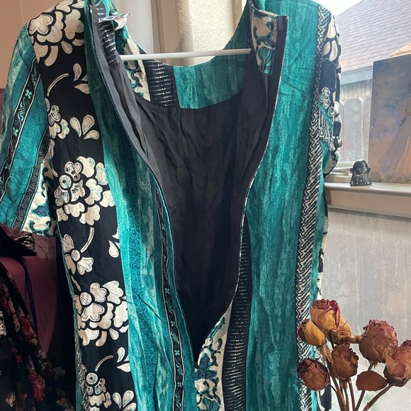 Vintage Wayne Diamond Designs dress - Picture 5 of 17